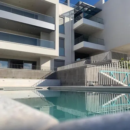 Hedonist Gold-hot Tub, Pool, Wi Fi, Free Parking, Garden Apartment Trogir