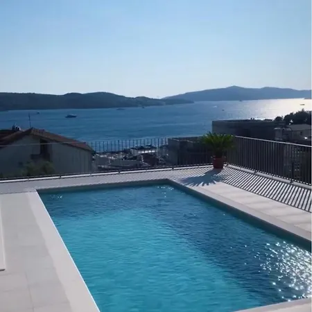 Hedonist Gold-hot Tub, Pool, Wi Fi, Free Parking, Garden * Trogir