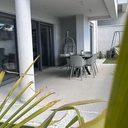 Apartment Hedonist Gold-hot Tub, Pool, Wi Fi, Free Parking, Garden *