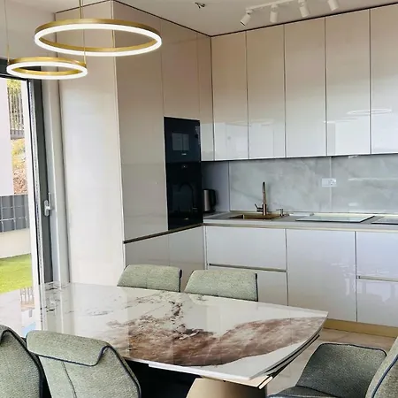 Hedonist Gold-hot Tub, Pool, Wi Fi, Free Parking, Garden * Trogir