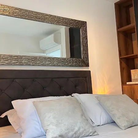 Hedonist Gold-hot Tub, Pool, Wi Fi, Free Parking, Garden * Trogir