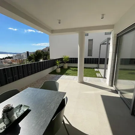 Apartment Hedonist Gold-hot Tub, Pool, Wi Fi, Free Parking, Garden Trogir